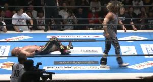 棚橋がオカダを助けに来た!!その時オカダは?