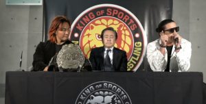 棚橋弘至とジェイホワイトの公開調印式。ジェイの言うことがケニーと同じ？