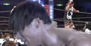 遠距離プロレスが終わりようやく出会えた内藤と飯伏。内藤の嬉しそうな顔が全ての答え。