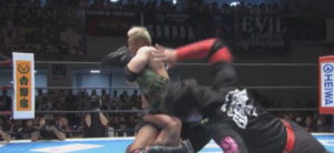 オカダカズチカとKENTAが無敗の３連勝で並ぶ