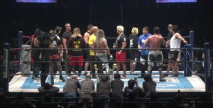 ワールドタッグリーグはジュース＆フィンレーが優勝！｜本隊全員の記念撮影に違和感