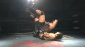 大森北斗を圧殺した羆嵐がTAJIRIに勝利したばかりのジェイク・リーを襲撃