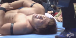 世界ジュニア前哨戦、岩本煌史が青柳亮生のファイヤーバード着弾で大の字に