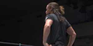 よくわからないタイミングでジェイ・ホワイトが復活して石井を襲撃(呼びかけていた後藤洋央紀の立場は)