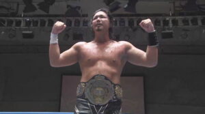 ジェイク・リーが負傷により三冠を返上