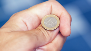 NJPW WORLD認定TV王座のルール『試合はすべて15分1本勝負とし、15分で勝負が決まらなかった場合はコイントスで決めるものとする』